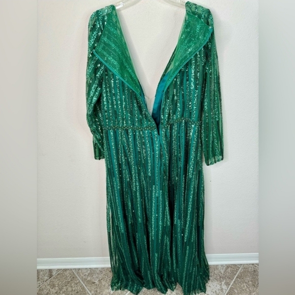 Mac Duggal Plunging Dress - Picture 5 of 10